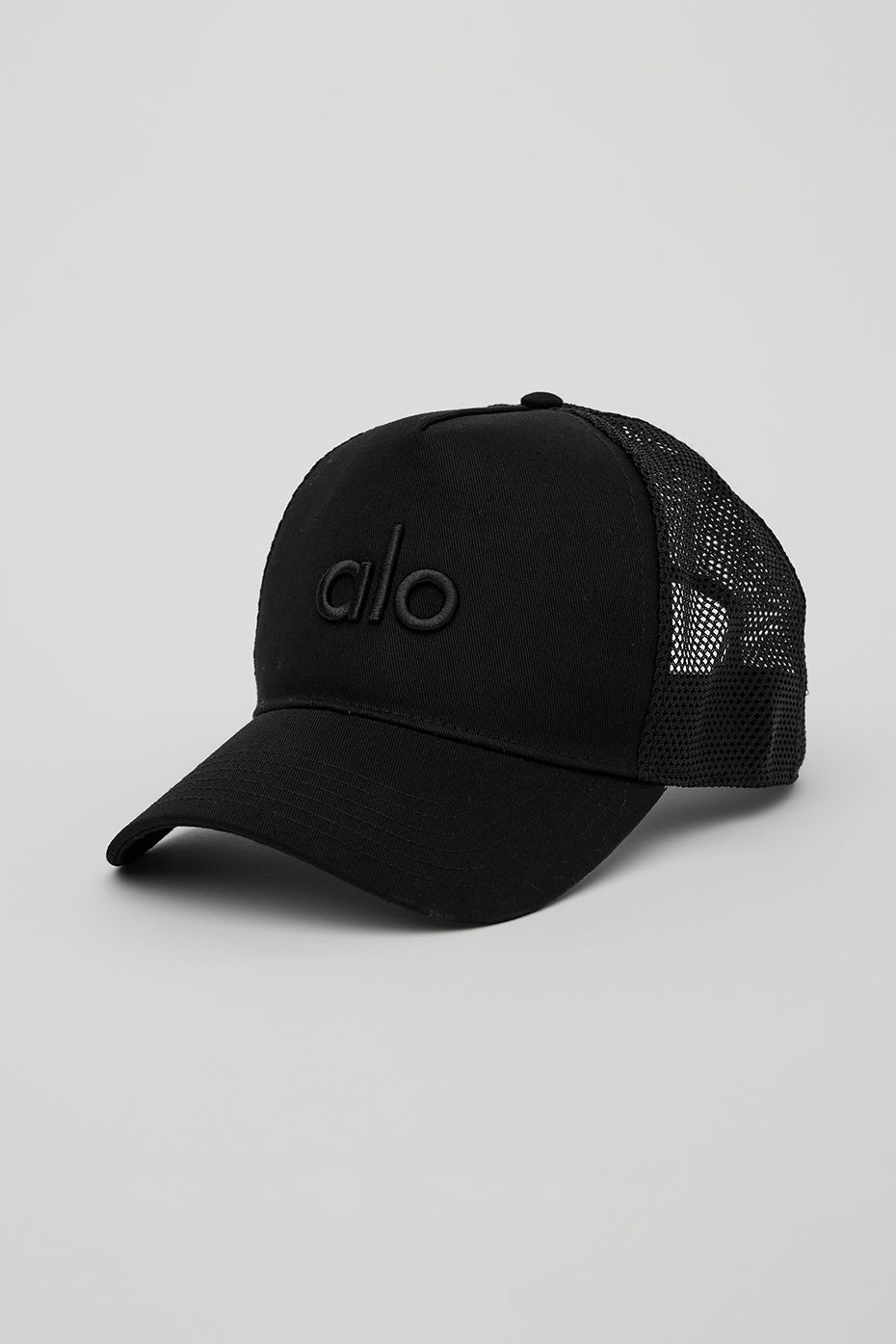 [LIMITLESS_COLOR:BLACK] ALO YOGA District Trucker Hat — BLACK — Vista oficial 1