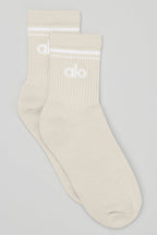 [LIMITLESS_COLOR:BONE] ALO YOGA Unisex Half-Crew Throwback Sock — BONE — Vista oficial 1