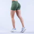 [LIMITLESS_COLOR:PISTACHIO] DFYNE Impact Shorts 4.5 — PISTACHIO — Vista oficial 2