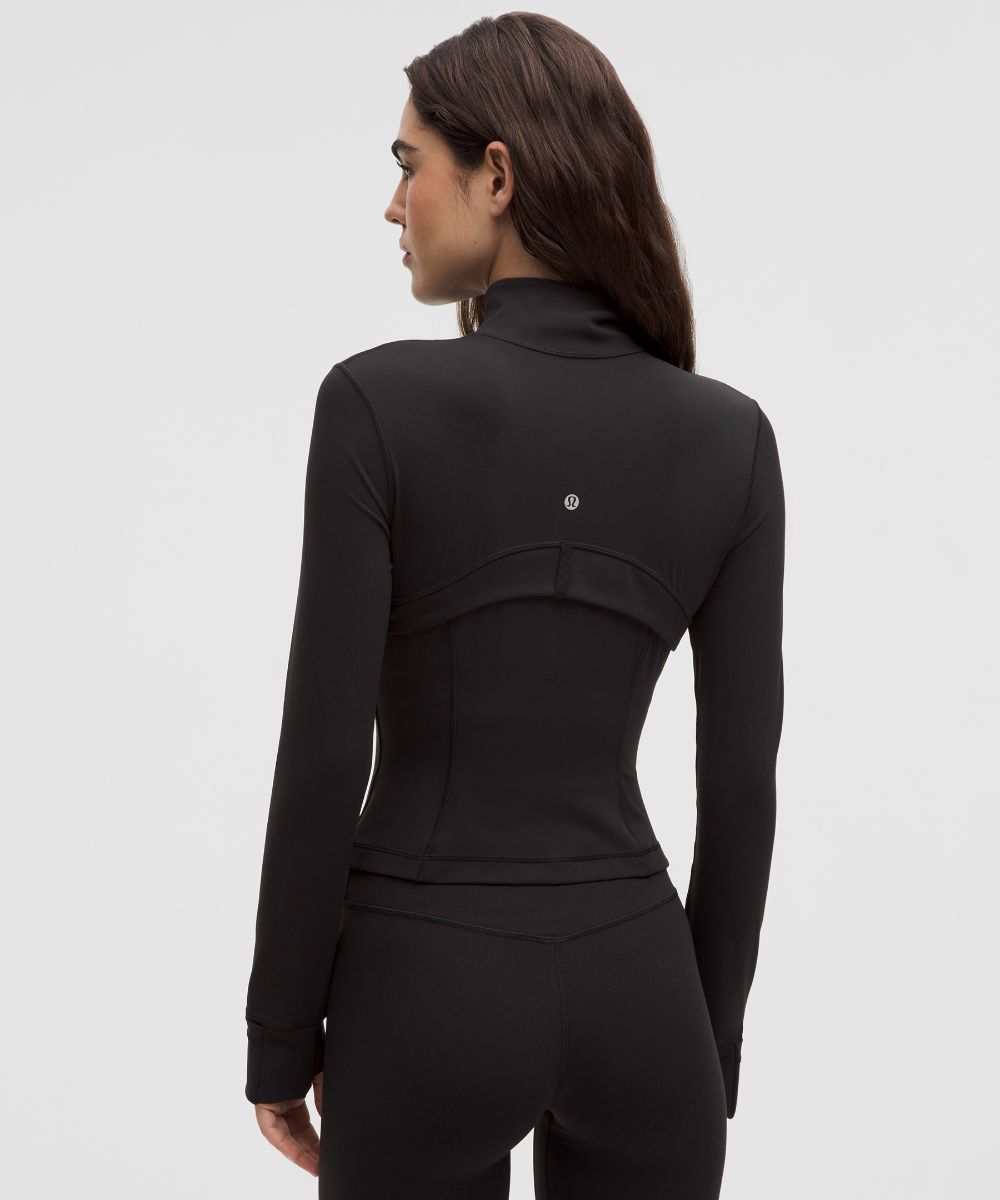 [LIMITLESS_COLOR:BLACK] LULULEMON Define Cropped Jacket Nulu — BLACK — Vista oficial 3