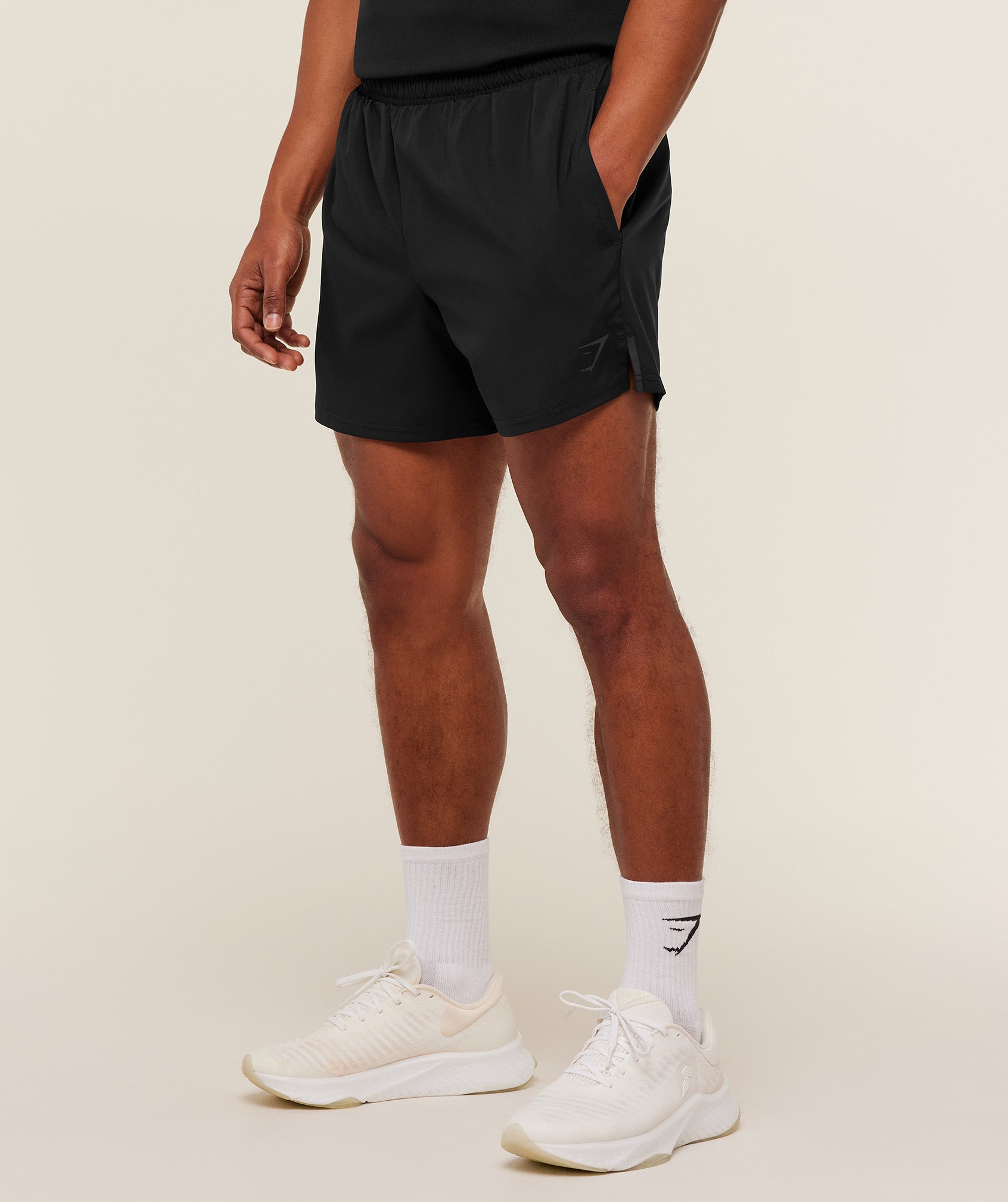 [LIMITLESS_COLOR:BLACK ONYX GREY] GYMSHARK Arrival Contrast Shorts — BLACK ONYX GREY — Vista oficial 1