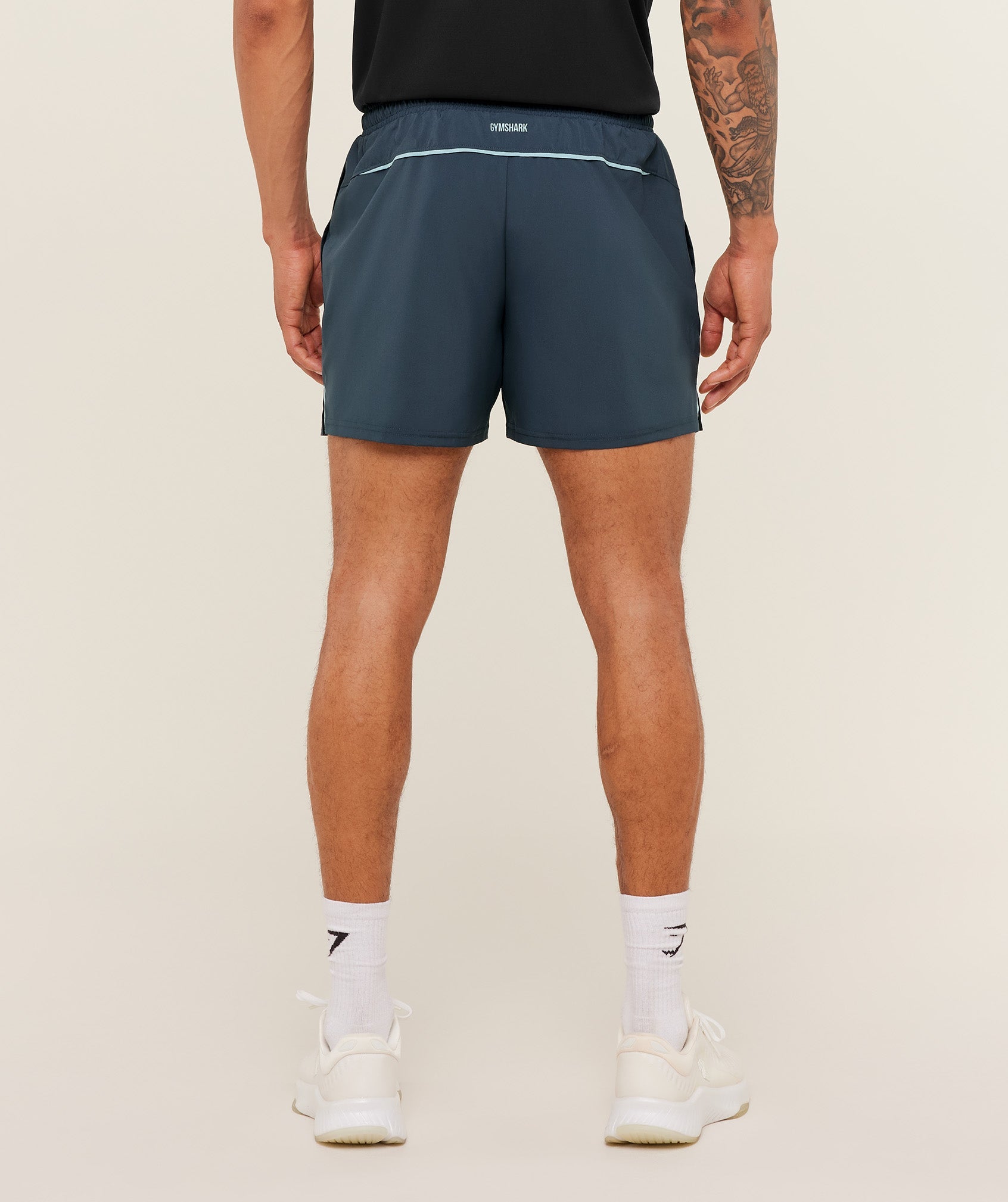 [LIMITLESS_COLOR:STEALTH BLUE FLOW BLUE] GYMSHARK Arrival Contrast Shorts — STEALTH BLUE FLOW BLUE — Vista oficial 2
