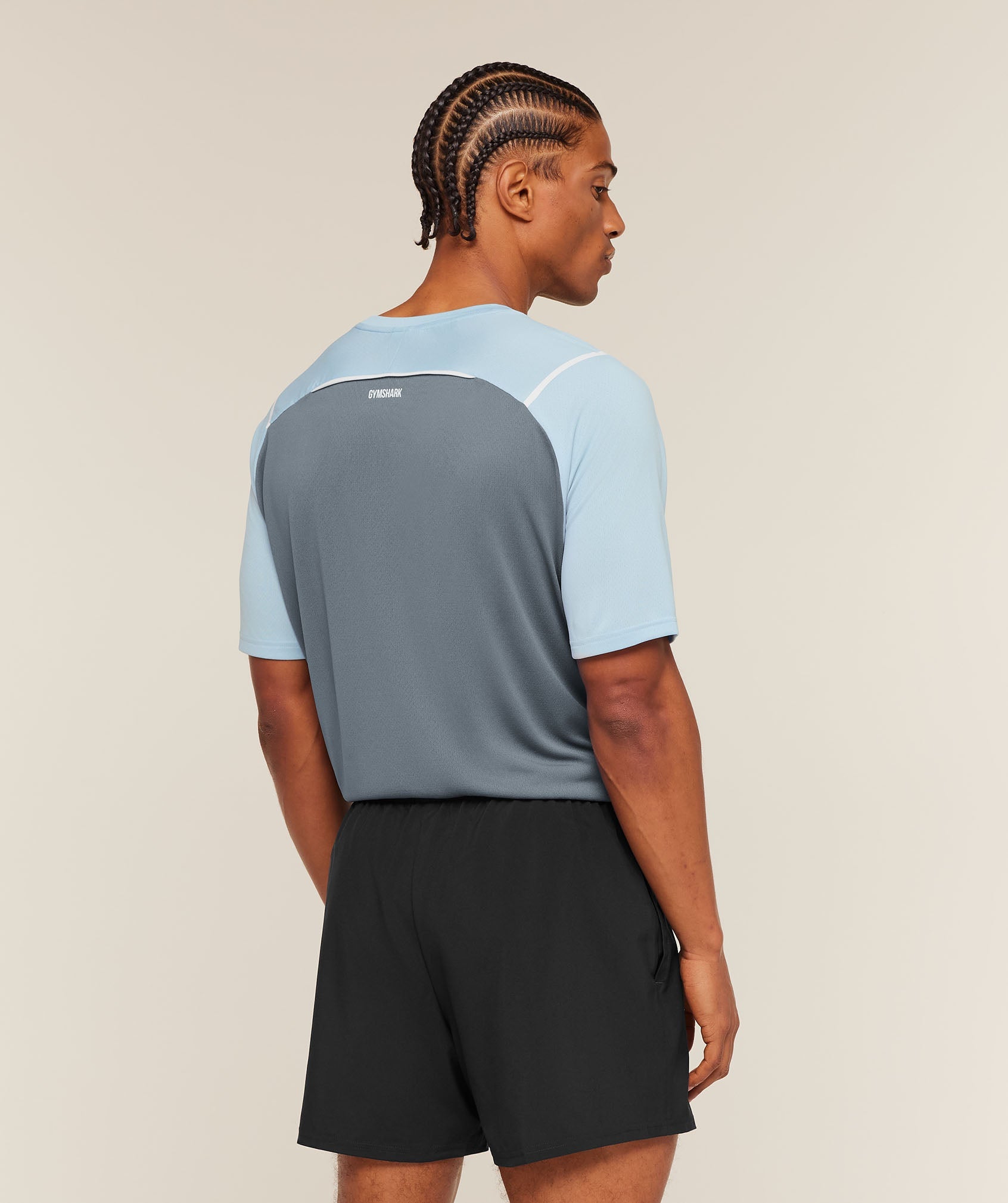 [LIMITLESS_COLOR:CHILLED BLUE/IRON BLUE] GYMSHARK Arrival Contrast T-Shirt — CHILLED BLUE/IRON BLUE — Vista oficial 2