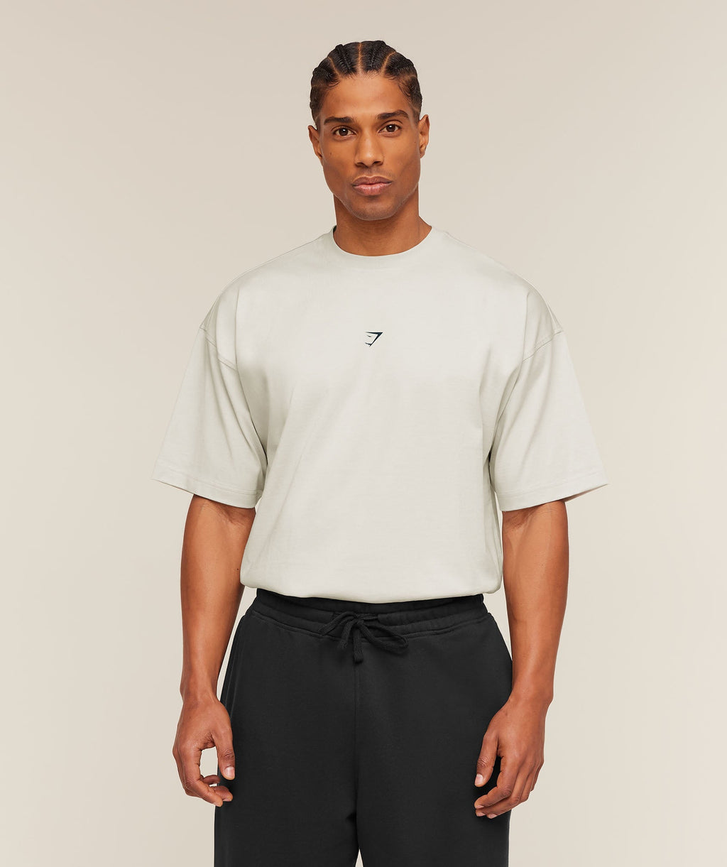 [LIMITLESS_COLOR:TINTED WHITE] GYMSHARK Atlas T-Shirt — TINTED WHITE — Vista oficial 2