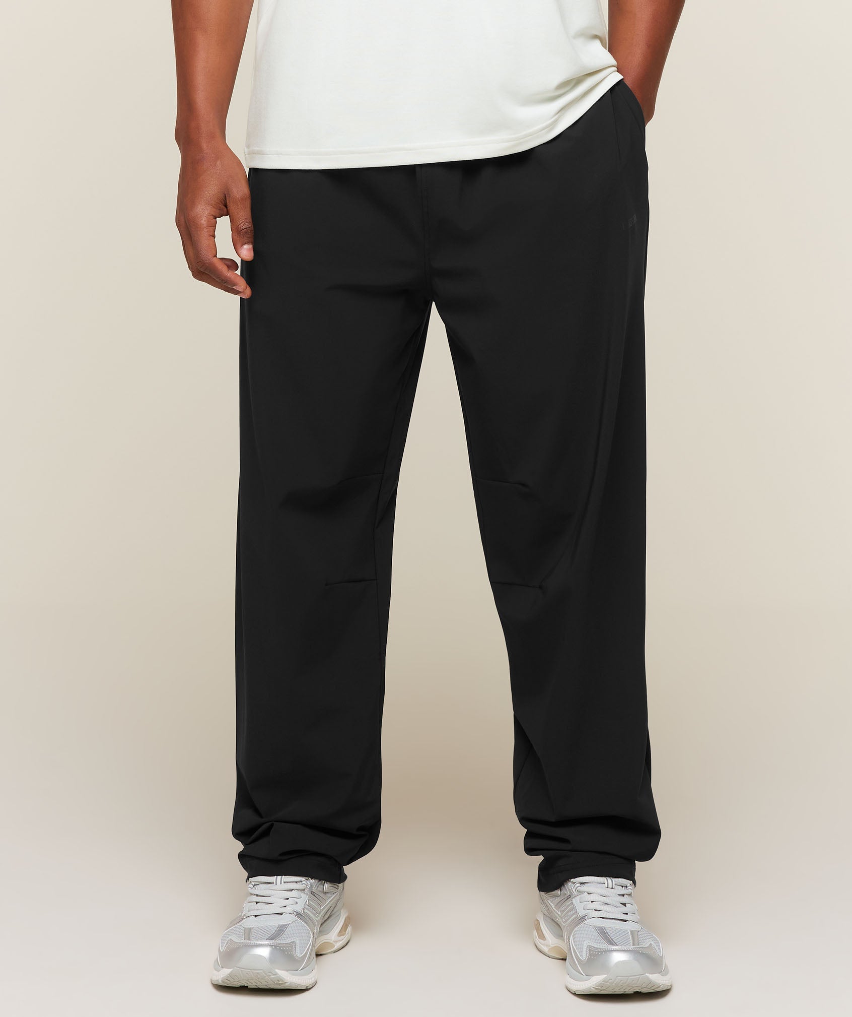 [LIMITLESS_COLOR:BLACK] GYMSHARK Campus Crest Oversized Pants — BLACK — Vista oficial 1