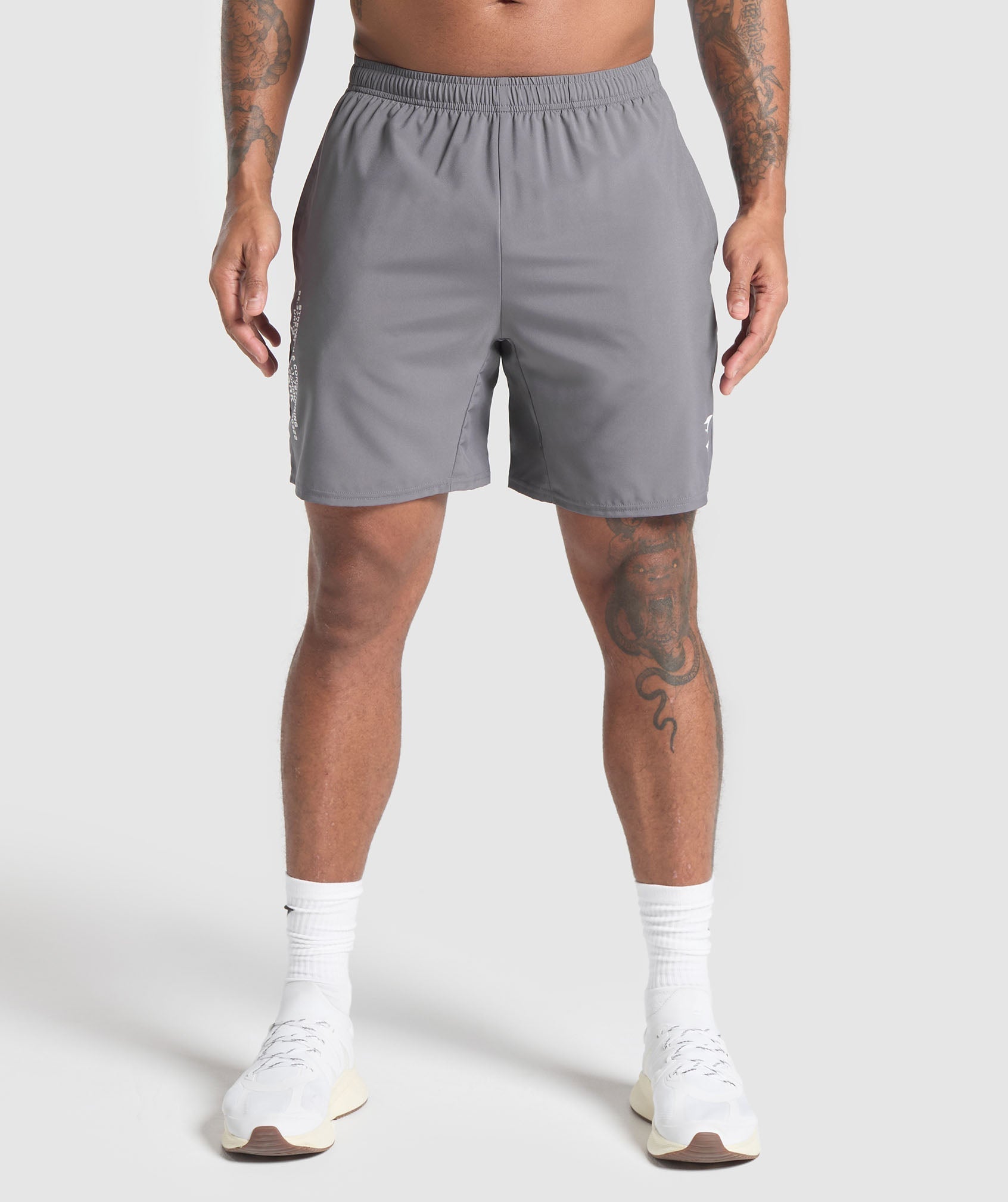[LIMITLESS_COLOR:BRUSHED GREY] GYMSHARK Fitness Apparel 7" Shorts — BRUSHED GREY — Vista oficial 1