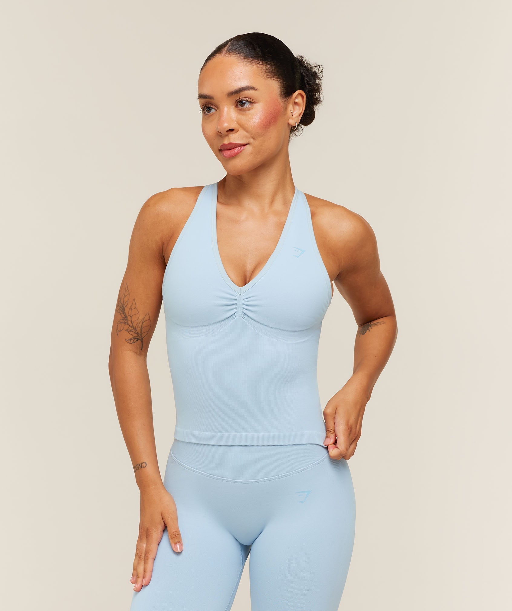 [LIMITLESS_COLOR:CHILLED BLUE] GYMSHARK LIFT SEAMLESS TANK WITH SHELF — CHILLED BLUE — Vista oficial 1