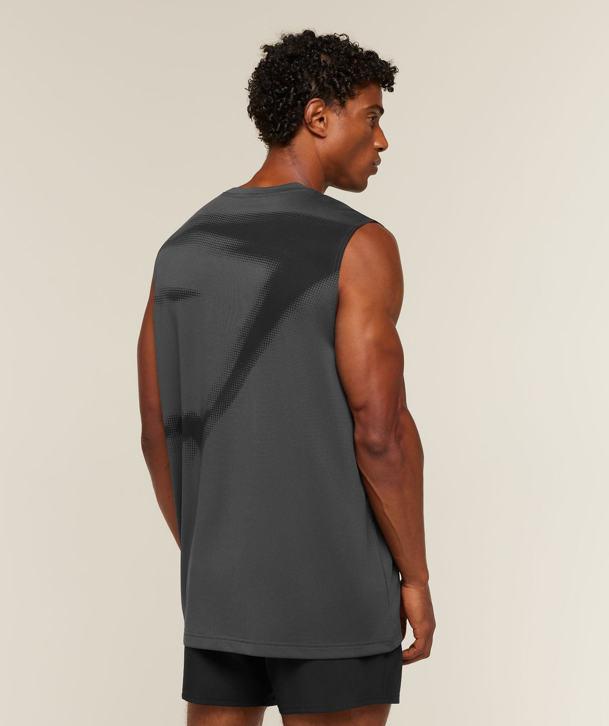 [LIMITLESS_COLOR:ONYX GREY] GYMSHARK Motion Blur Graphic Tank — ONYX GREY — Vista oficial 2