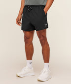 [LIMITLESS_COLOR:BLACK] GYMSHARK Train 5" Shorts — BLACK — Vista oficial 1