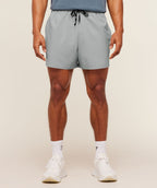 [LIMITLESS_COLOR:SMOKEY GREY] GYMSHARK Train 5" Shorts — SMOKEY GREY — Vista oficial 3