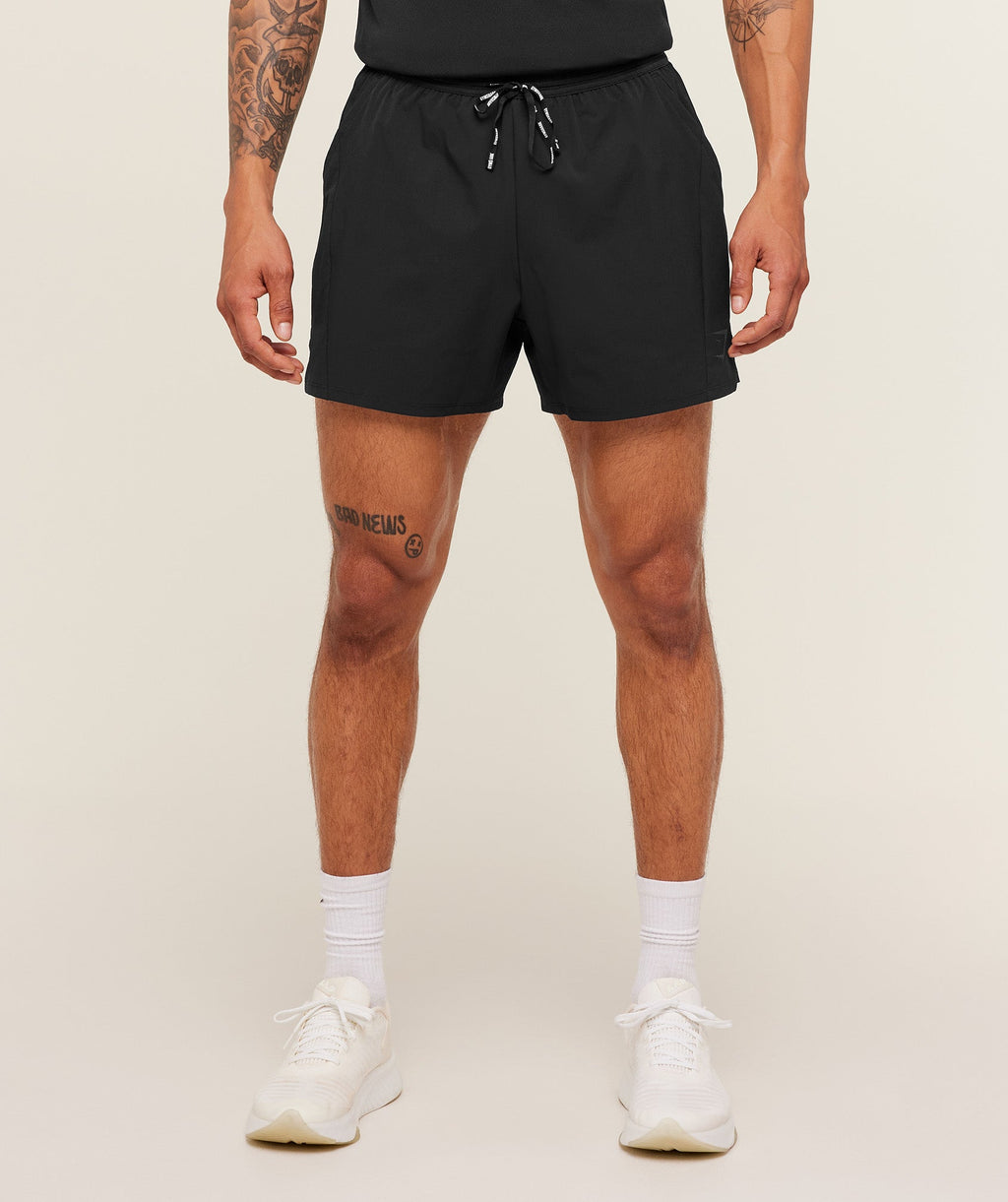 [LIMITLESS_COLOR:GS BLACK] GYMSHARK Weekend 5" Shorts — GS BLACK — Vista oficial 1