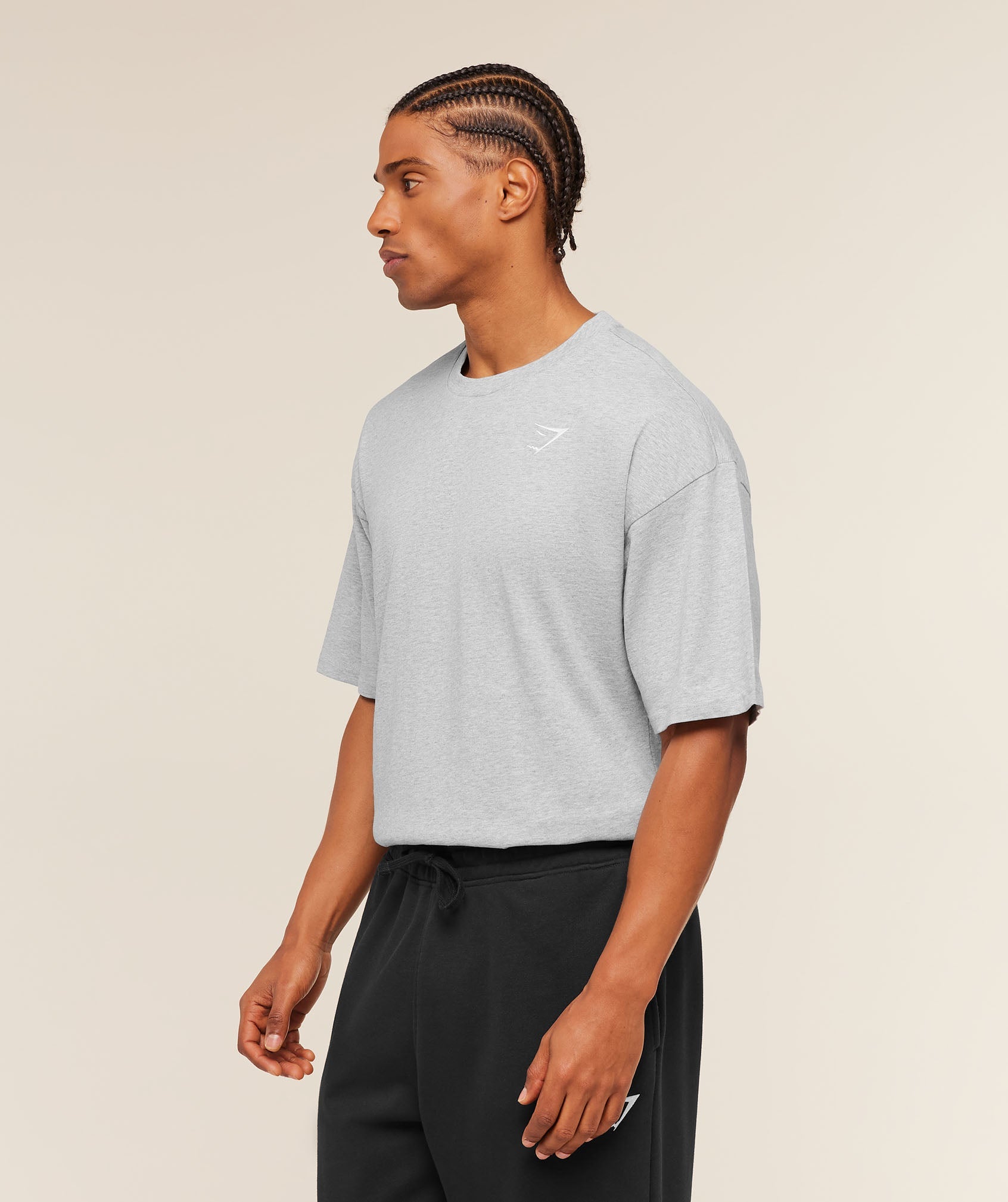 [LIMITLESS_COLOR:GREY] GYMSHARK Crest Oversized T-Shirt — GREY / LIGHT GREY CORE MARL — Vista oficial 3