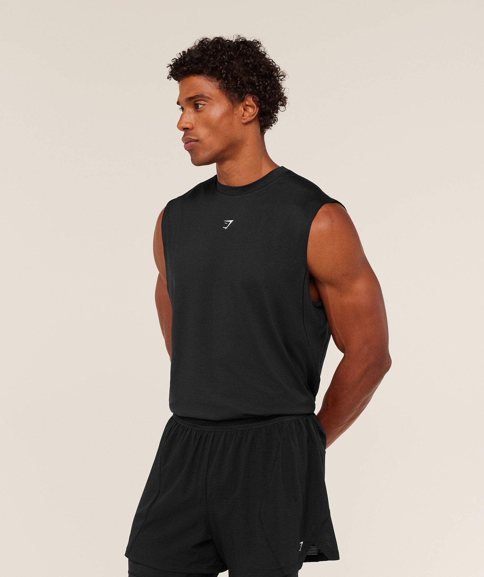 [LIMITLESS_COLOR:BLACK] GYMSHARK Find Your Speed Tank — BLACK — Vista oficial 3