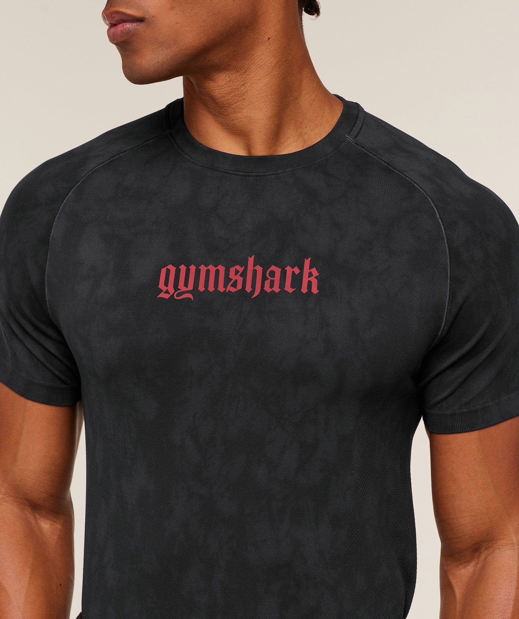 [LIMITLESS_COLOR:BLACK ONYX GREY] GYMSHARK Grunge Seamless T-Shirt — BLACK / ONYX GREY — Vista oficial 3