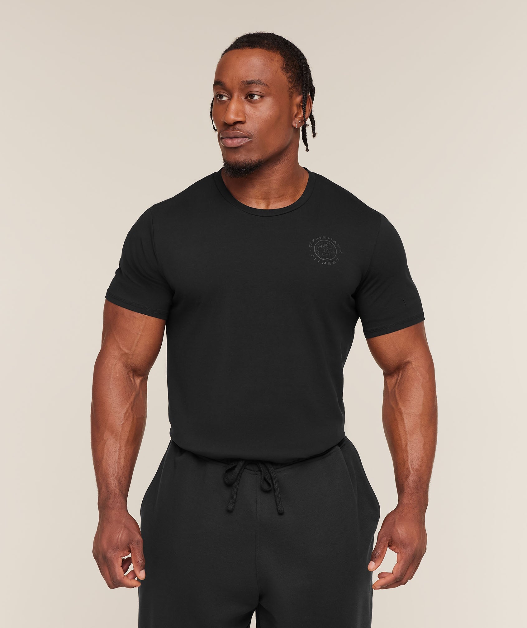 [LIMITLESS_COLOR:BLACK] GYMSHARK Legacy T-Shirt — BLACK — Vista oficial 2