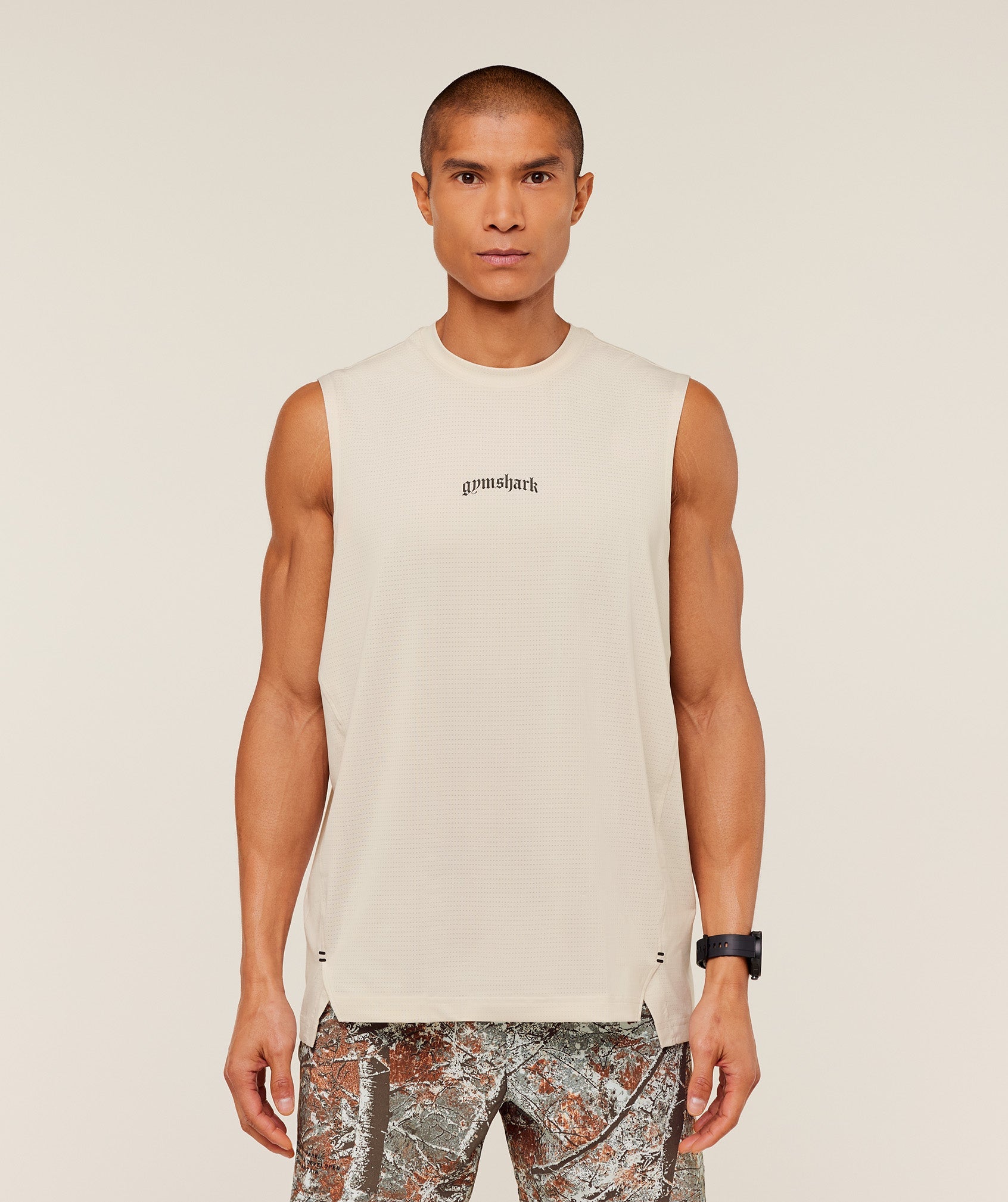 [LIMITLESS_COLOR:WHITE] GYMSHARK Tactical Tank — WHITE / OAT WHITE — Vista oficial 1