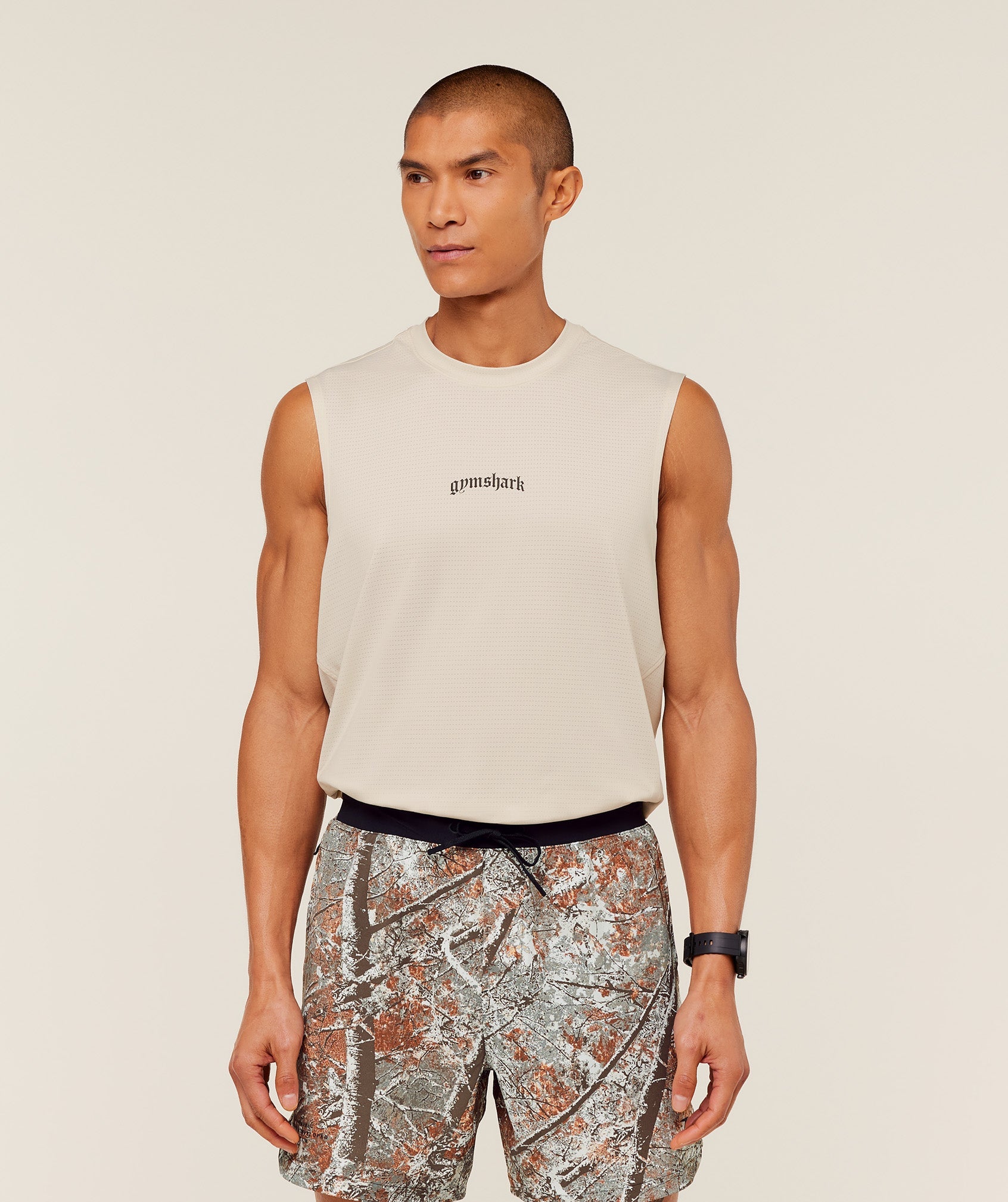 [LIMITLESS_COLOR:WHITE] GYMSHARK Tactical Tank — WHITE / OAT WHITE — Vista oficial 3
