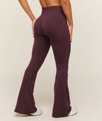 [LIMITLESS_COLOR:CHERRY PURPLE] GYMSHARK Everyday Seamless Flared Leggings — CHERRY PURPLE — vista 2