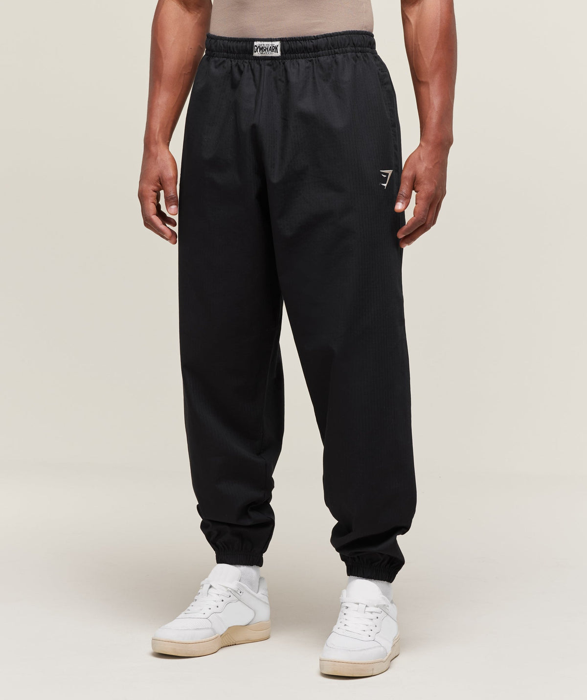 [LIMITLESS_COLOR:BLACK] GYMSHARK Pumper Pants — BLACK — vista 1