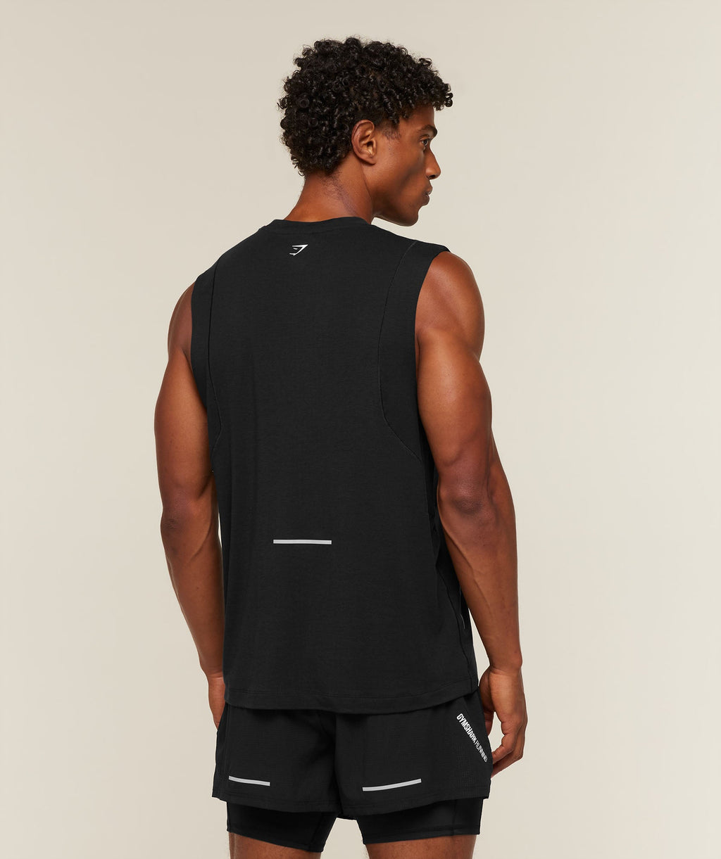 [LIMITLESS_COLOR:BLACK] GYMSHARK Running Boxy Tank — BLACK — vista 2