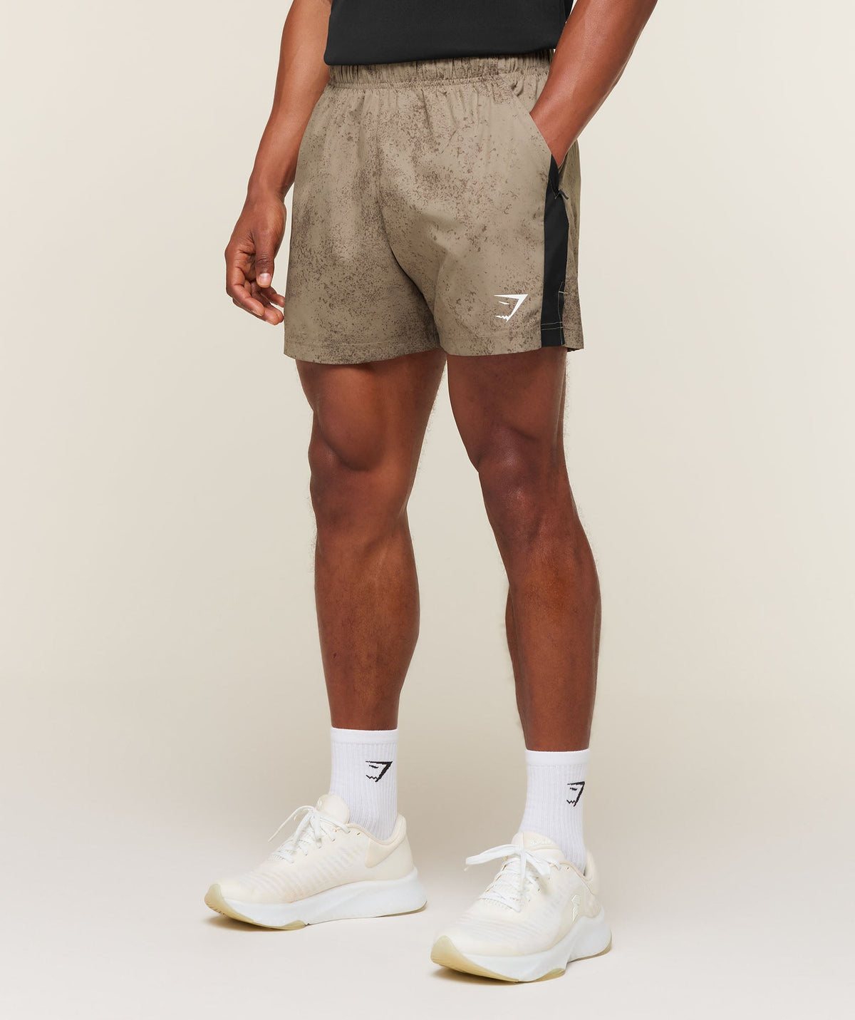 [LIMITLESS_COLOR:LIFESTYLE BROWN/BLACK] GYMSHARK Sport 5" Shorts — LIFESTYLE BROWN/BLACK — vista 1