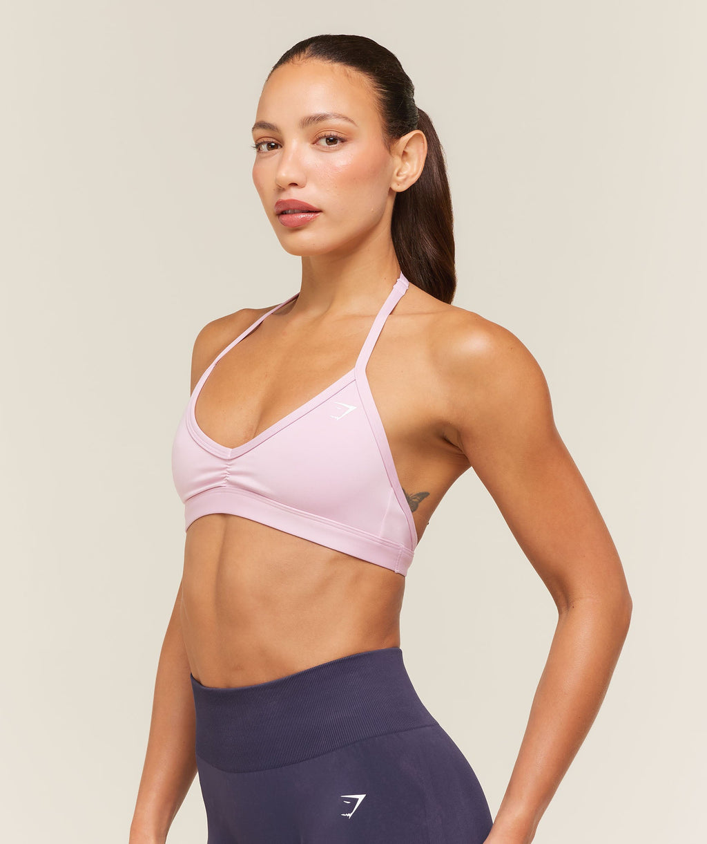 [LIMITLESS_COLOR:HAZE PINK] GYMSHARK Light Support Minimal Halterneck Bra — HAZE PINK — vista oficial 3