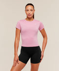 [LIMITLESS_COLOR:FOCUS PINK/WASH] GYMSHARK Washed Pastel Baby Tee — FOCUS PINK/WASH — vista oficial 1