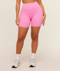 [LIMITLESS_COLOR:FOCUS PINK] GYMSHARK Whitney Shorts — FOCUS PINK — vista oficial 1
