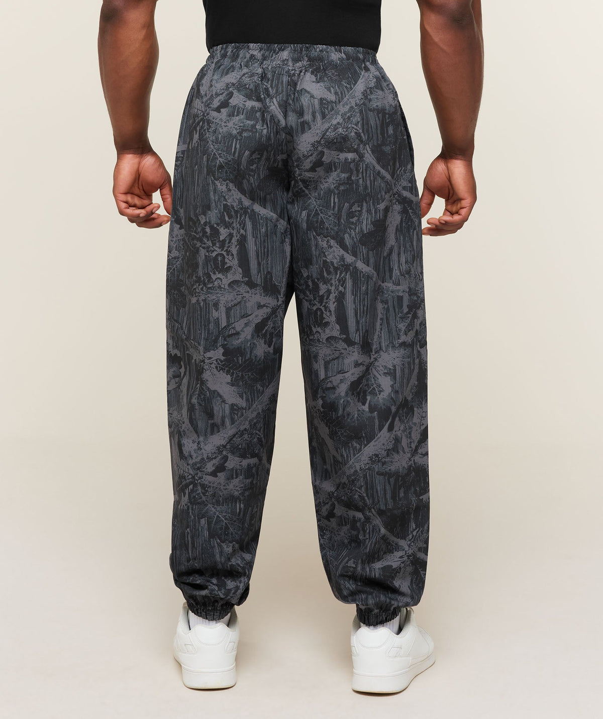 [LIMITLESS_COLOR:ONYX GREY] GYMSHARK Pumper Pants — ONYX GREY — vista oficial 2