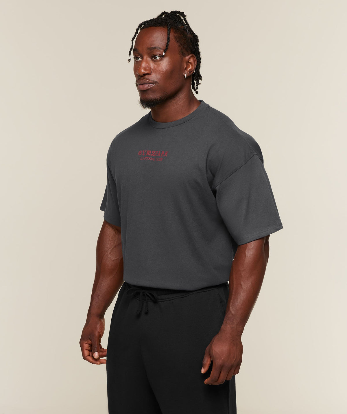 [LIMITLESS_COLOR:ONYX GREY] GYMSHARK Lifting Statue Graphic T-Shirt — ONYX GREY — vista oficial 3