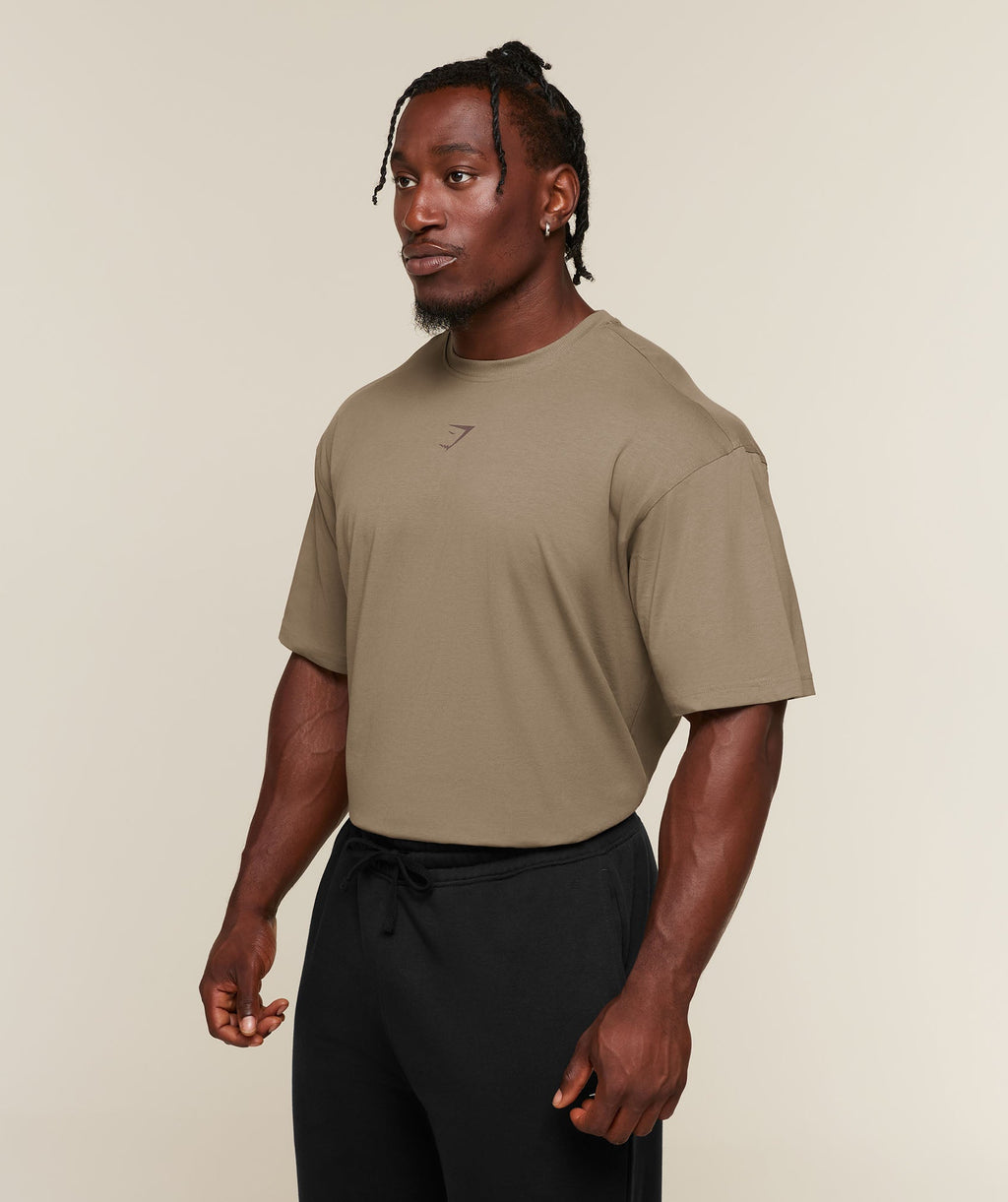 [LIMITLESS_COLOR:LIFESTYLE BROWN] GYMSHARK Power T-Shirt — LIFESTYLE BROWN — vista oficial 3