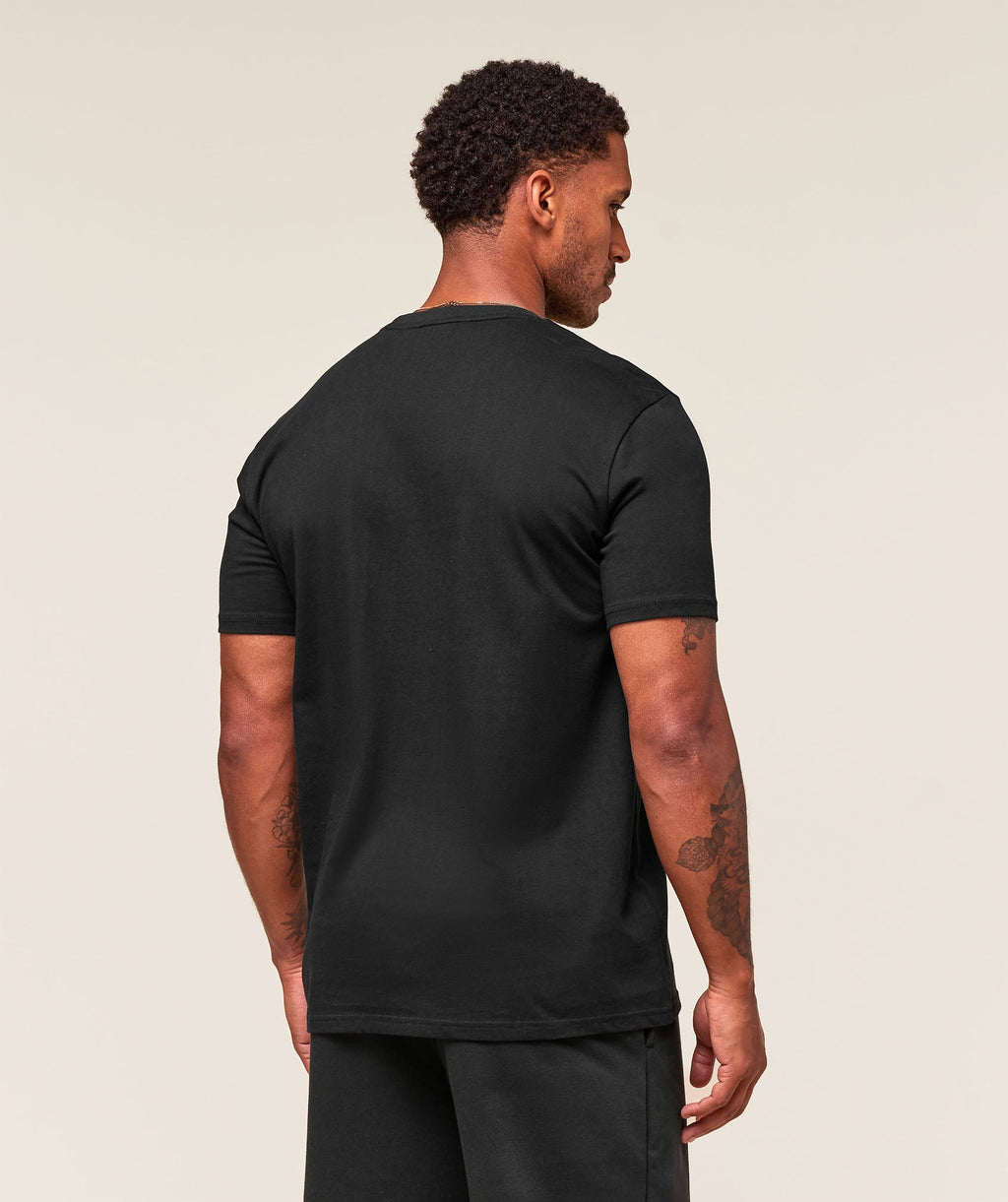 [LIMITLESS_COLOR:BLACK] GYMSHARK Crest T-Shirt — BLACK — vista oficial 2