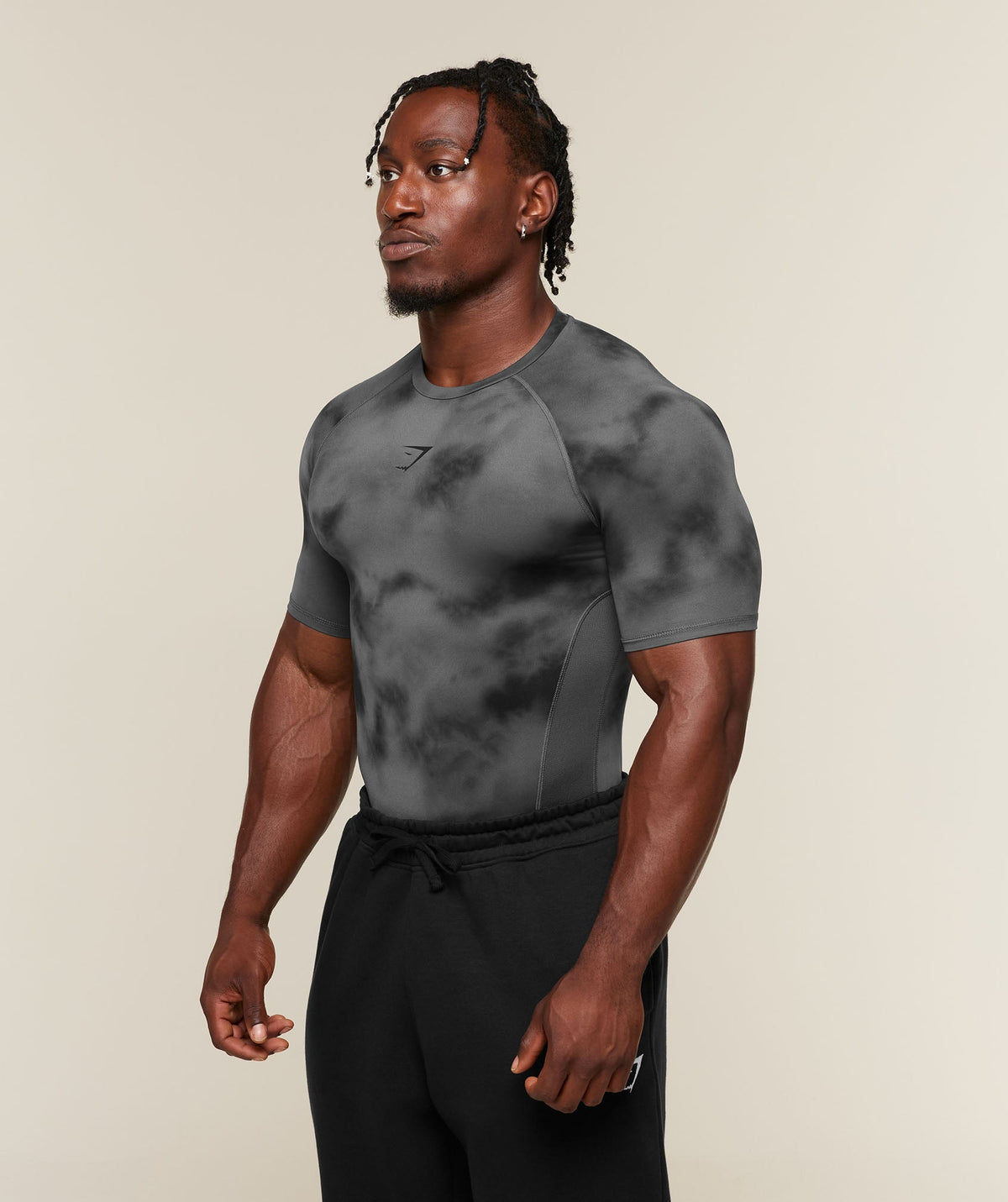 [LIMITLESS_COLOR:DARK GREY] GYMSHARK Element Baselayer T-Shirt — DARK GREY — vista oficial 3
