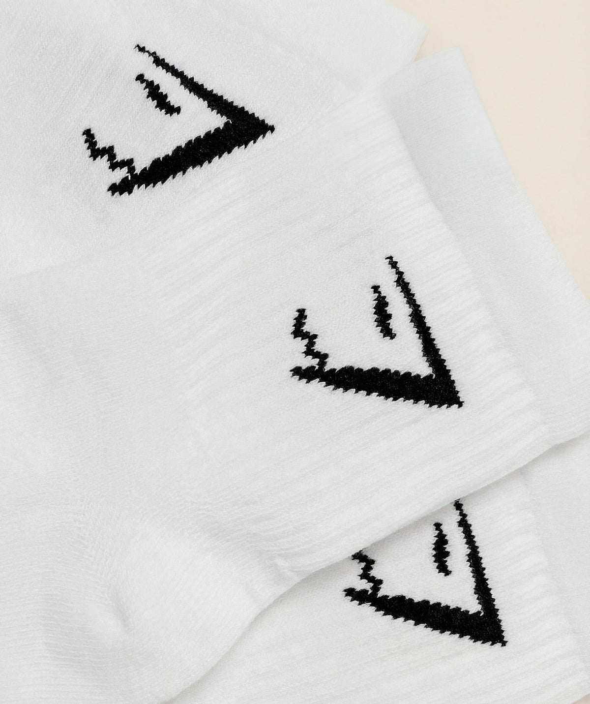 [LIMITLESS_COLOR:WHITE] GYMSHARK Midi Socks 3pk — WHITE — vista oficial 2