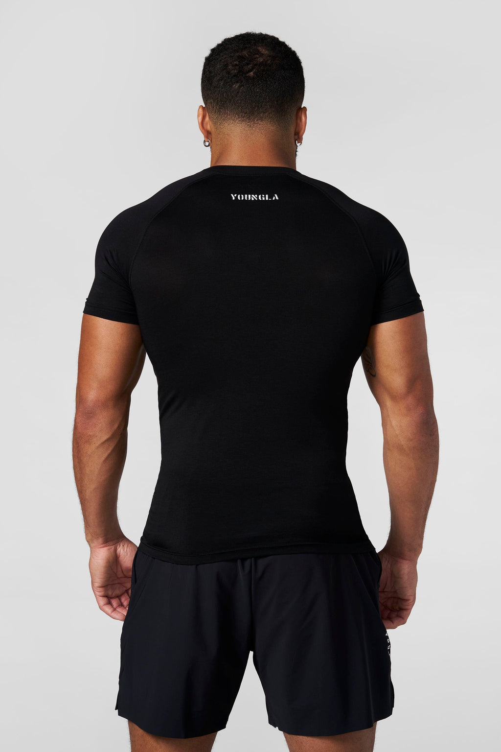 [LIMITLESS_COLOR:BLACK] YOUNGLA 4016 - Natural Cotton Compression Tees — BLACK — vista oficial 2