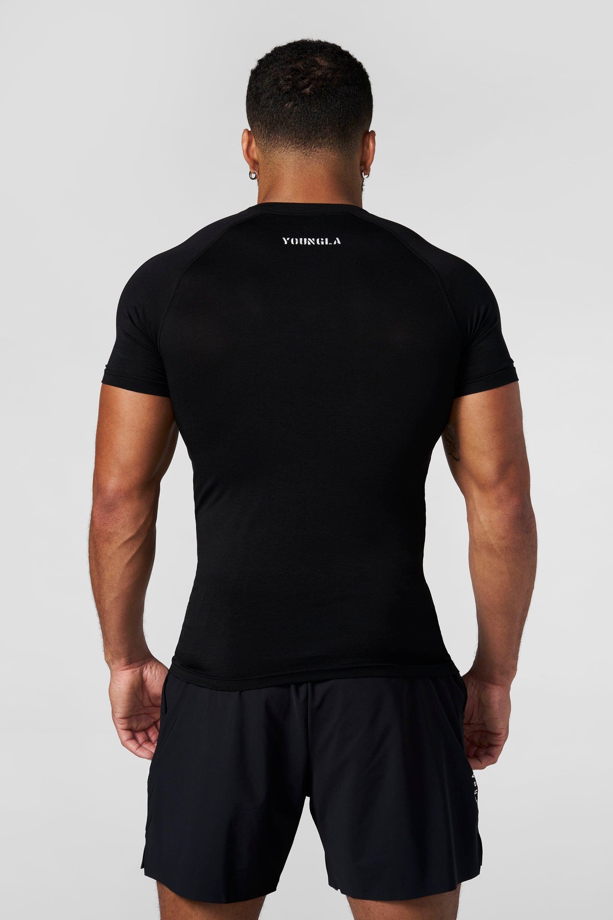 [LIMITLESS_COLOR:BLACK] YOUNGLA 4016 - Natural Cotton Compression Tees — BLACK — vista oficial 2