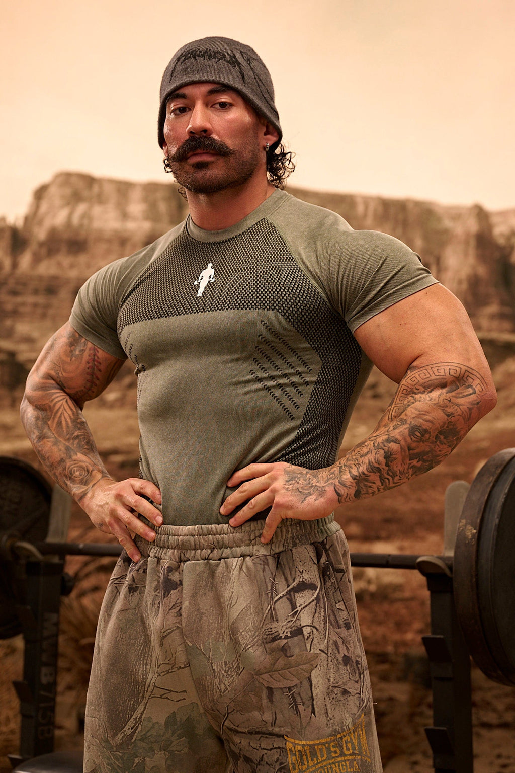 [LIMITLESS_COLOR:GREEN] YOUNGLA 4286 - Gold's Iron Legacy Compression Tees — GREEN — vista oficial 2