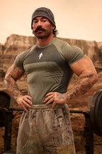 [LIMITLESS_COLOR:GREEN] YOUNGLA 4286 - Gold's Iron Legacy Compression Tees — GREEN — vista oficial 2