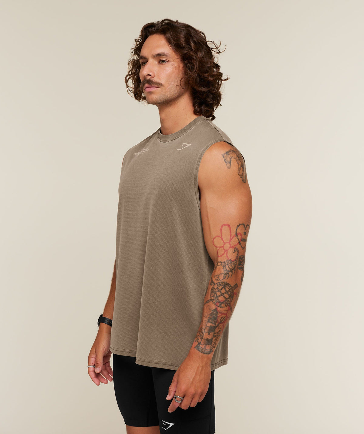 [LIMITLESS_COLOR:TRAIL BROWN/VANILLA BEIGE/WASH] GYMSHARK Conditioning Club Washed Tank — TRAIL BROWN/VANILLA BEIGE/WASH — vista oficial 4