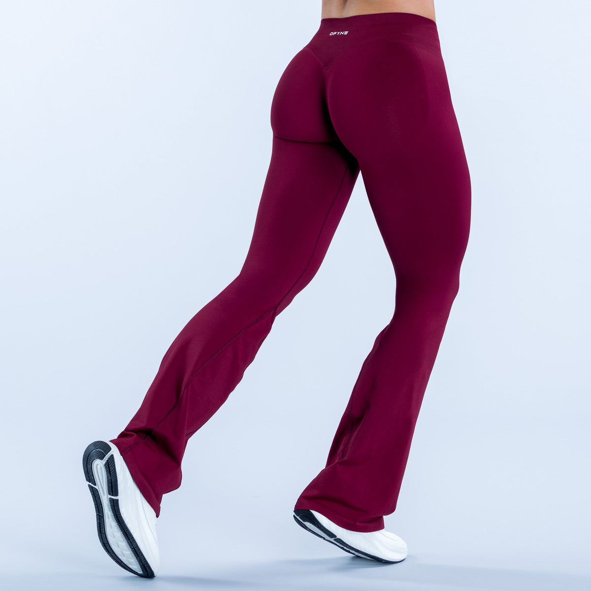 [LIMITLESS_COLOR:WINTER BERRY] DFYNE Impact Flares — WINTER BERRY — vista oficial 2