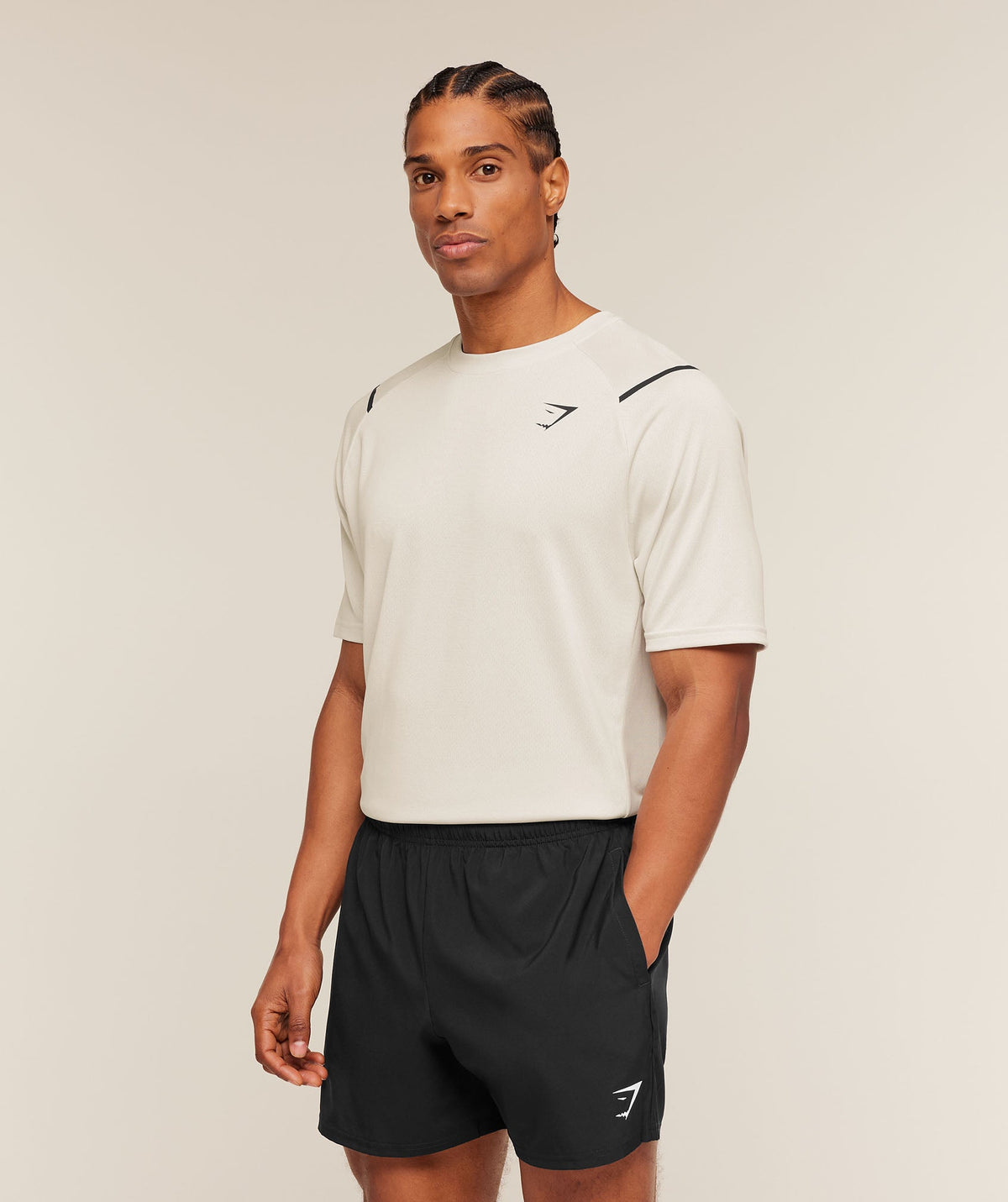 [LIMITLESS_COLOR:TINTED WHITE/PEBBLE GREY] GYMSHARK Arrival Contrast T-Shirt — TINTED WHITE/PEBBLE GREY — vista 3