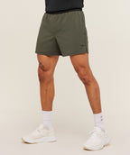 [LIMITLESS_COLOR:STRENGTH GREEN/BLACK] GYMSHARK Arrival Contrast Shorts — STRENGTH GREEN/BLACK — vista 1