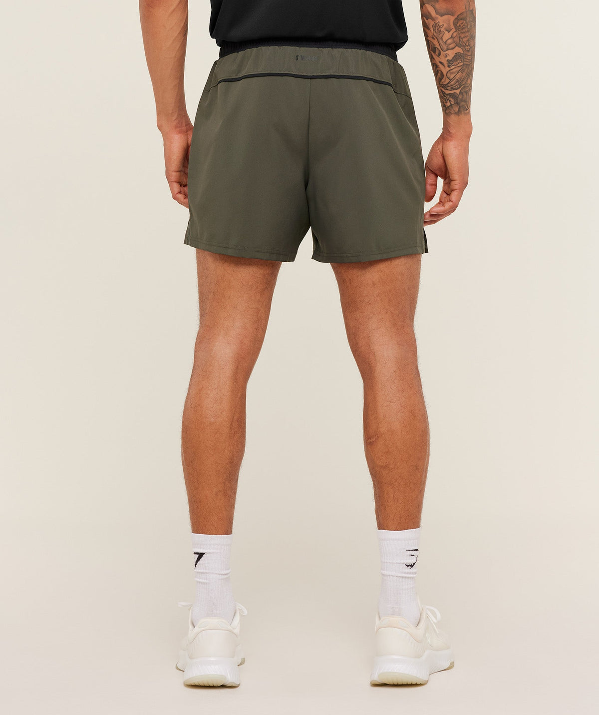 [LIMITLESS_COLOR:STRENGTH GREEN/BLACK] GYMSHARK Arrival Contrast Shorts — STRENGTH GREEN/BLACK — vista 2
