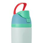 [LIMITLESS_COLOR:RAINFOREST] Owala Kids’ FreeSip 16 oz — RAINFOREST — Detalle de asa levantada